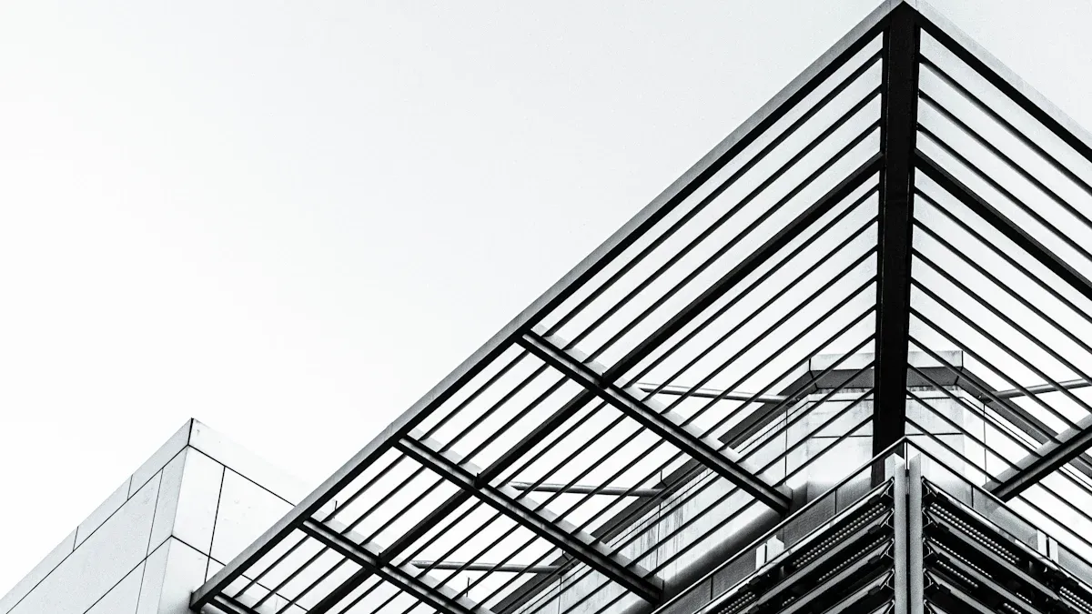 تصميم المباني ذات الهياكل الفولاذية لمنازل أكثر أمانًا وقوة