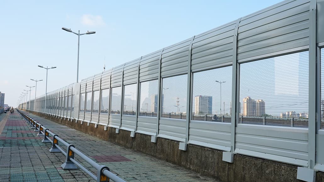 Cost-Effective Sound Barriers For Highways Custom Highway Noise Barriers For Roads